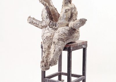 אישה חצויה, 1993, תחבושות גבס על עגלת מתכת