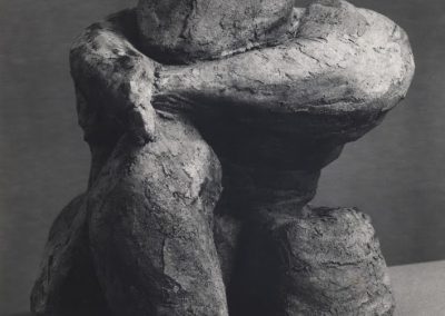 דמות יושבת, 1961, חומר