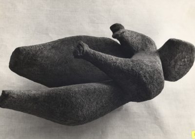דמות שוכבת, 1967, חומר