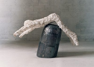 דמות, 1992, עץ עופרת ותחבושות גבס
